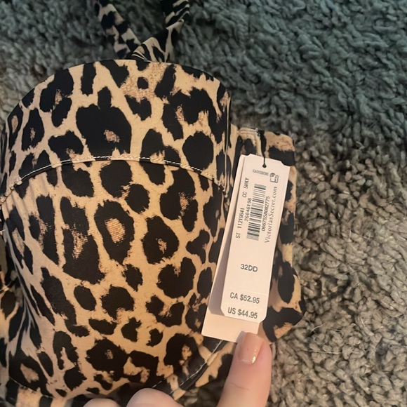 NWT Victoria’s Secret Cheetah swim suit - Picture 3 of 4